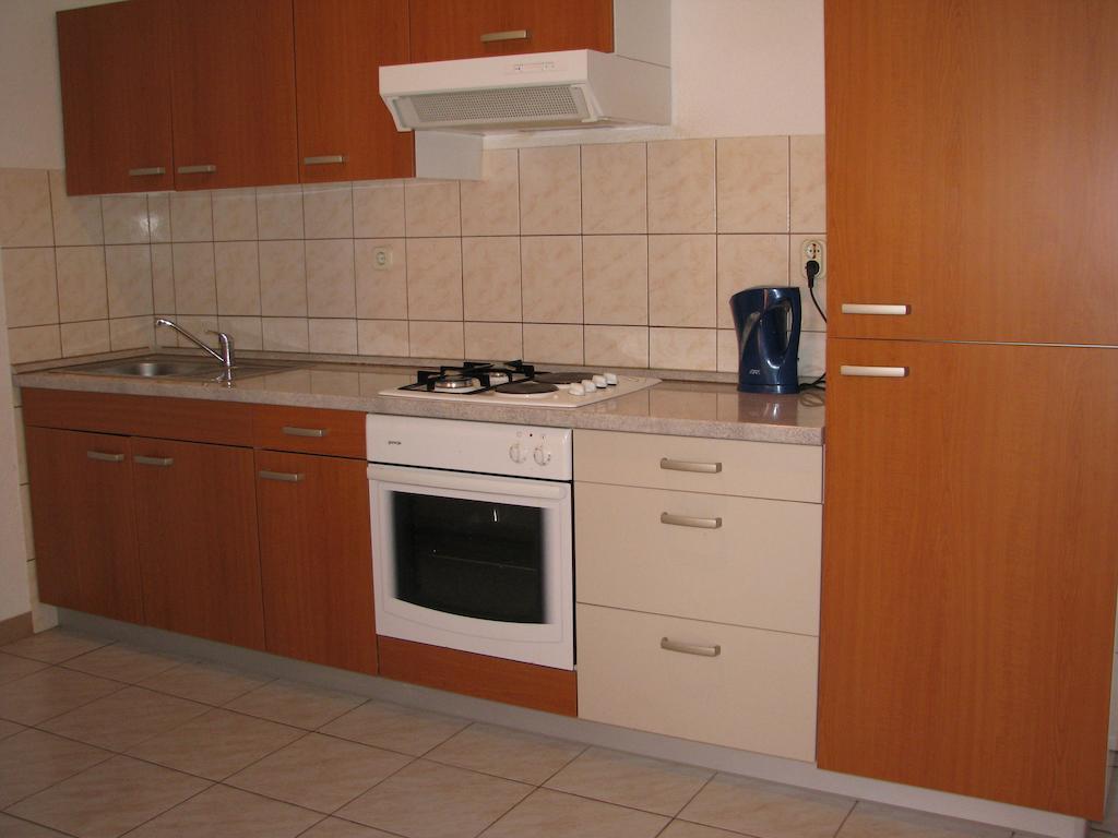 Apartments Jerica Bol Bilik gambar