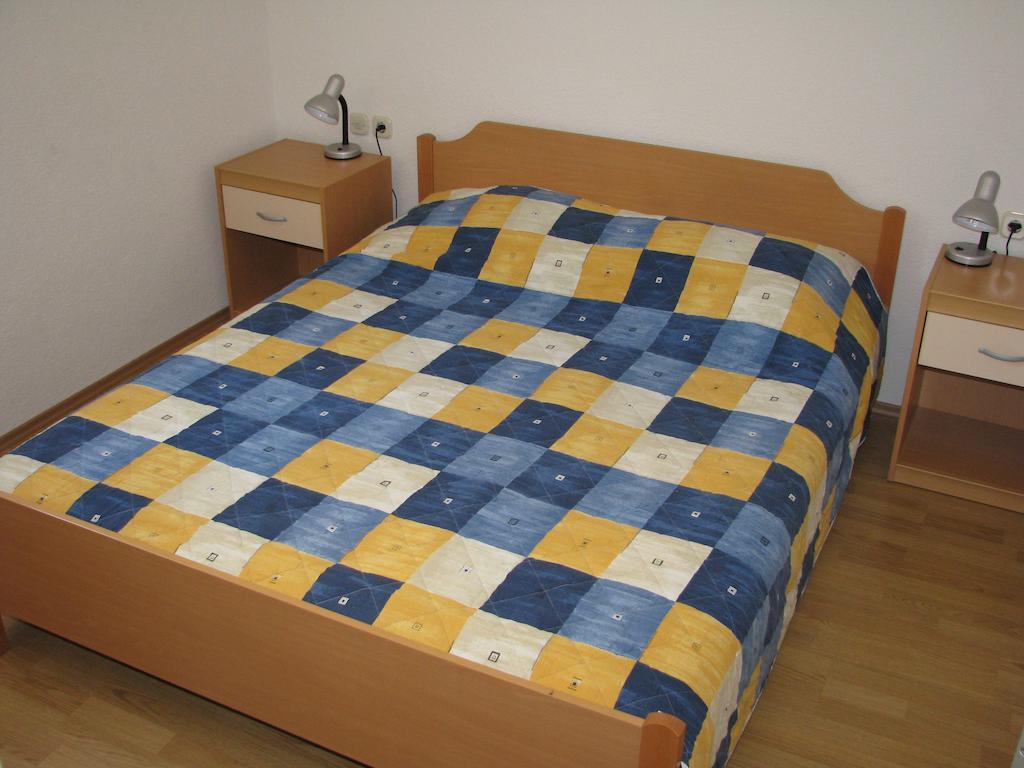 Apartments Jerica Bol Bilik gambar